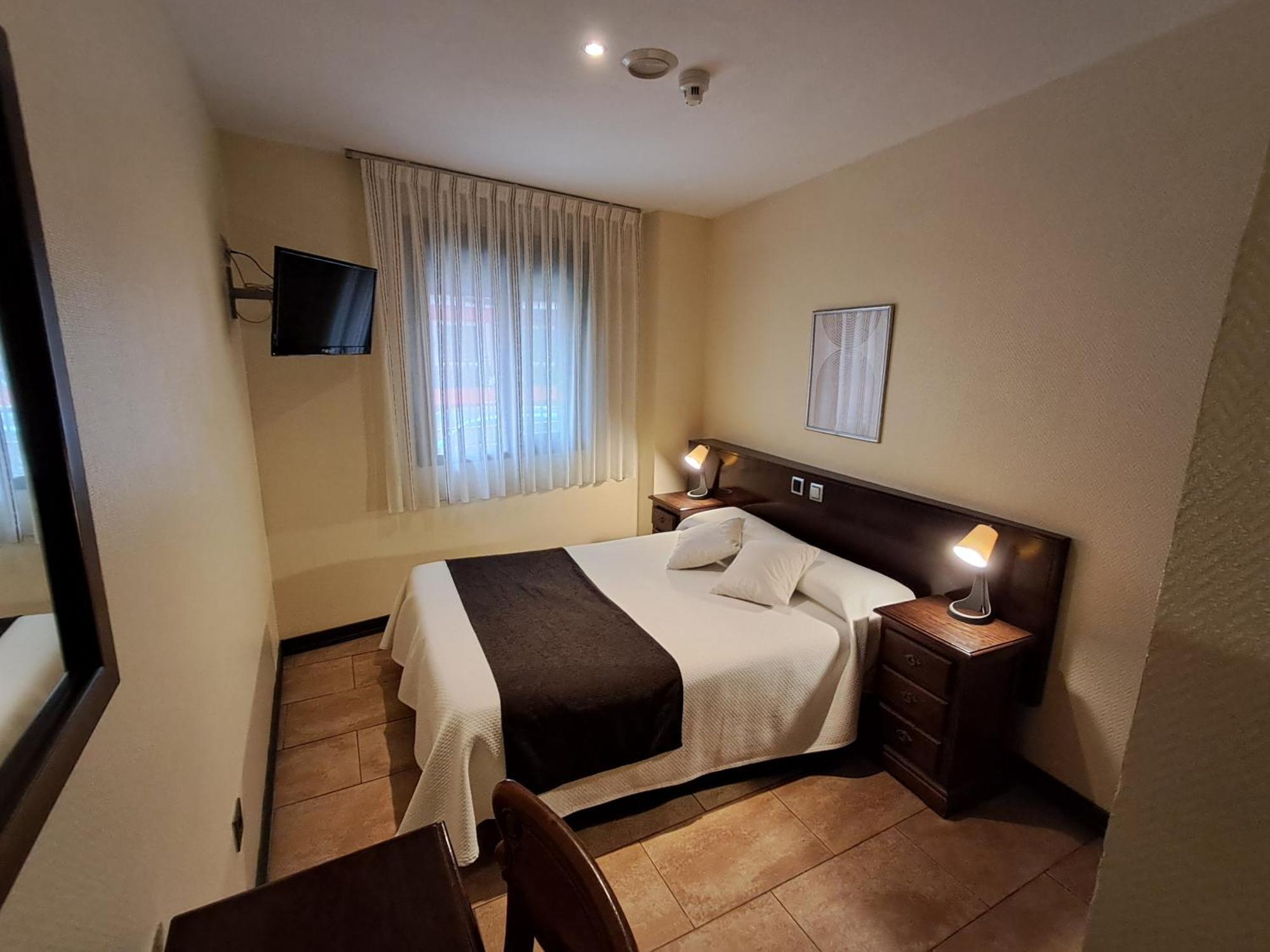 Hotel Complutense Alcala de Henares Luaran gambar