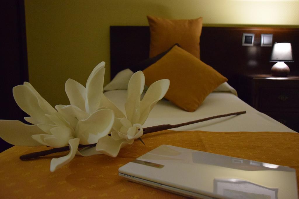Hotel Complutense Alcala de Henares Luaran gambar