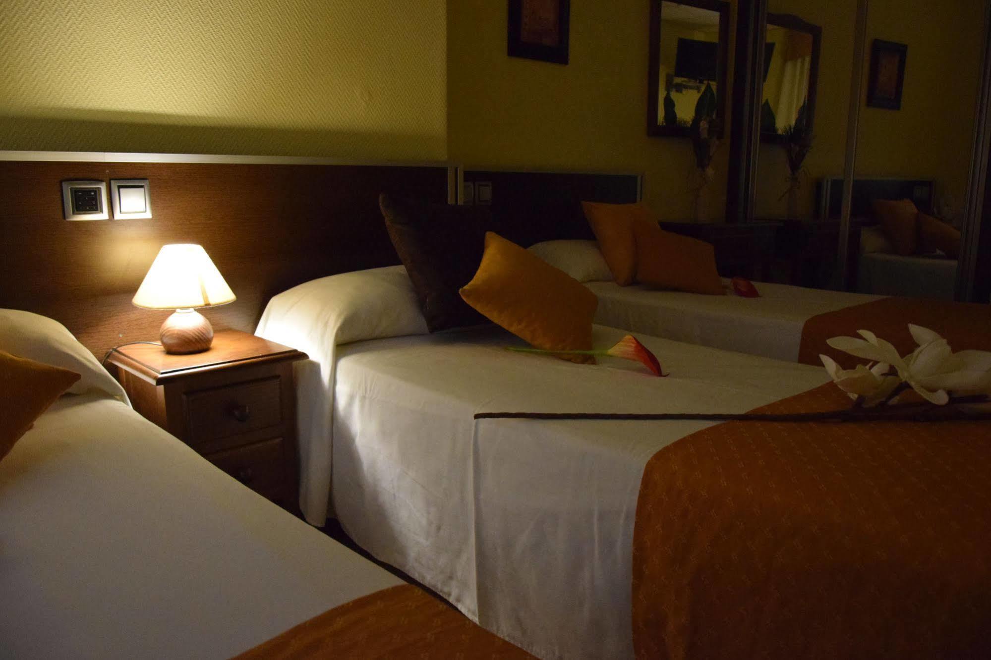 Hotel Complutense Alcala de Henares Luaran gambar