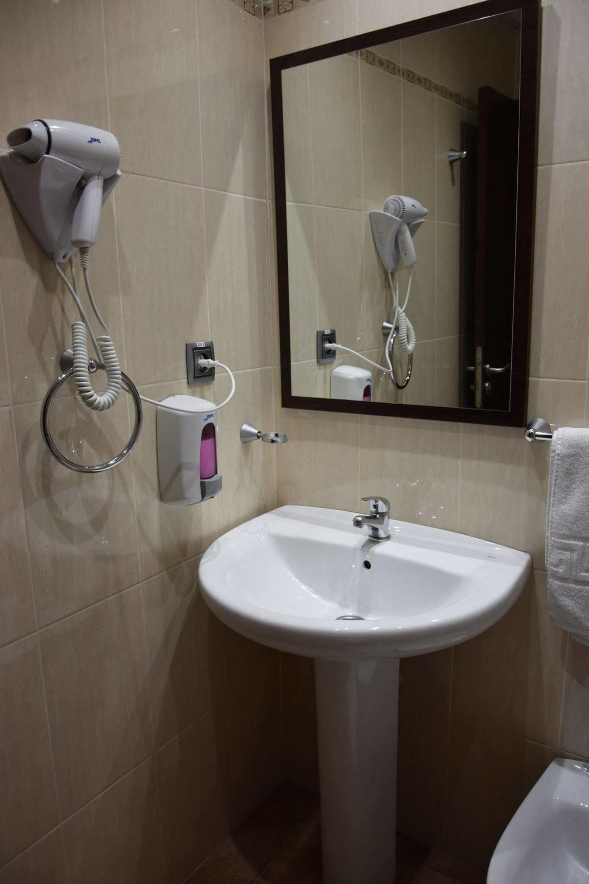 Hotel Complutense Alcala de Henares Luaran gambar
