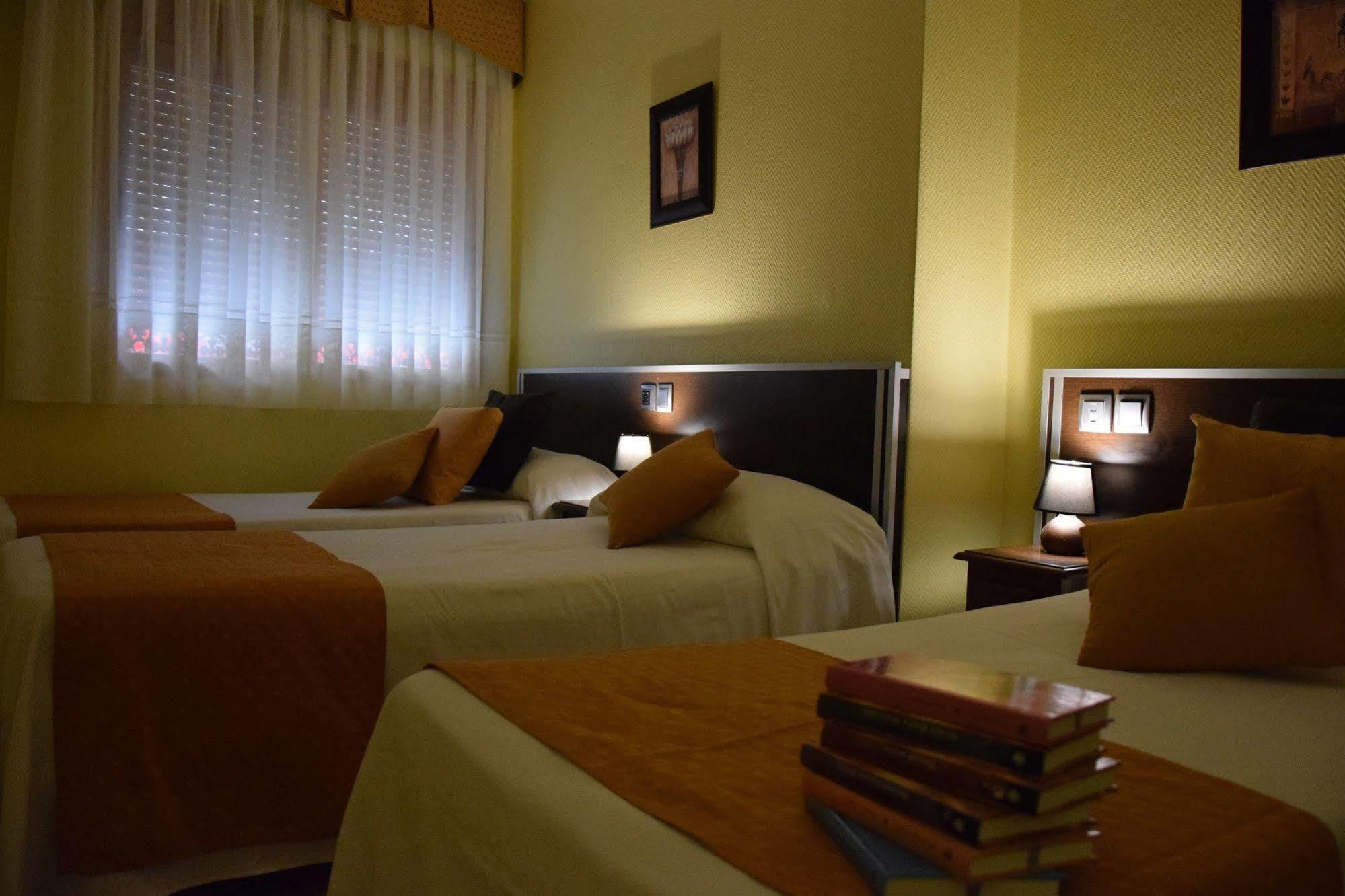 Hotel Complutense Alcala de Henares Luaran gambar
