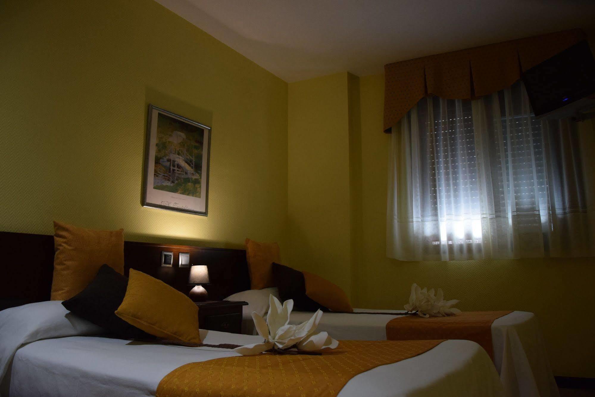 Hotel Complutense Alcala de Henares Luaran gambar