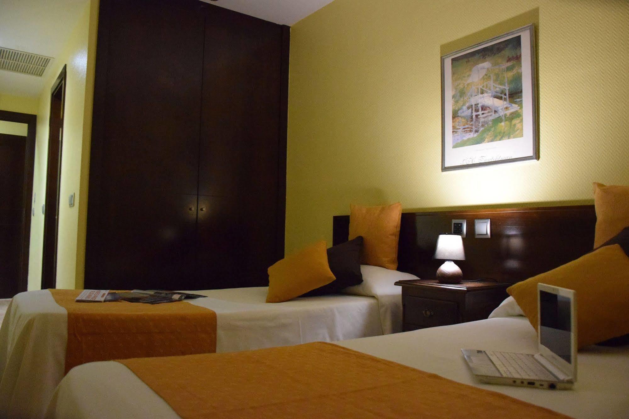 Hotel Complutense Alcala de Henares Luaran gambar