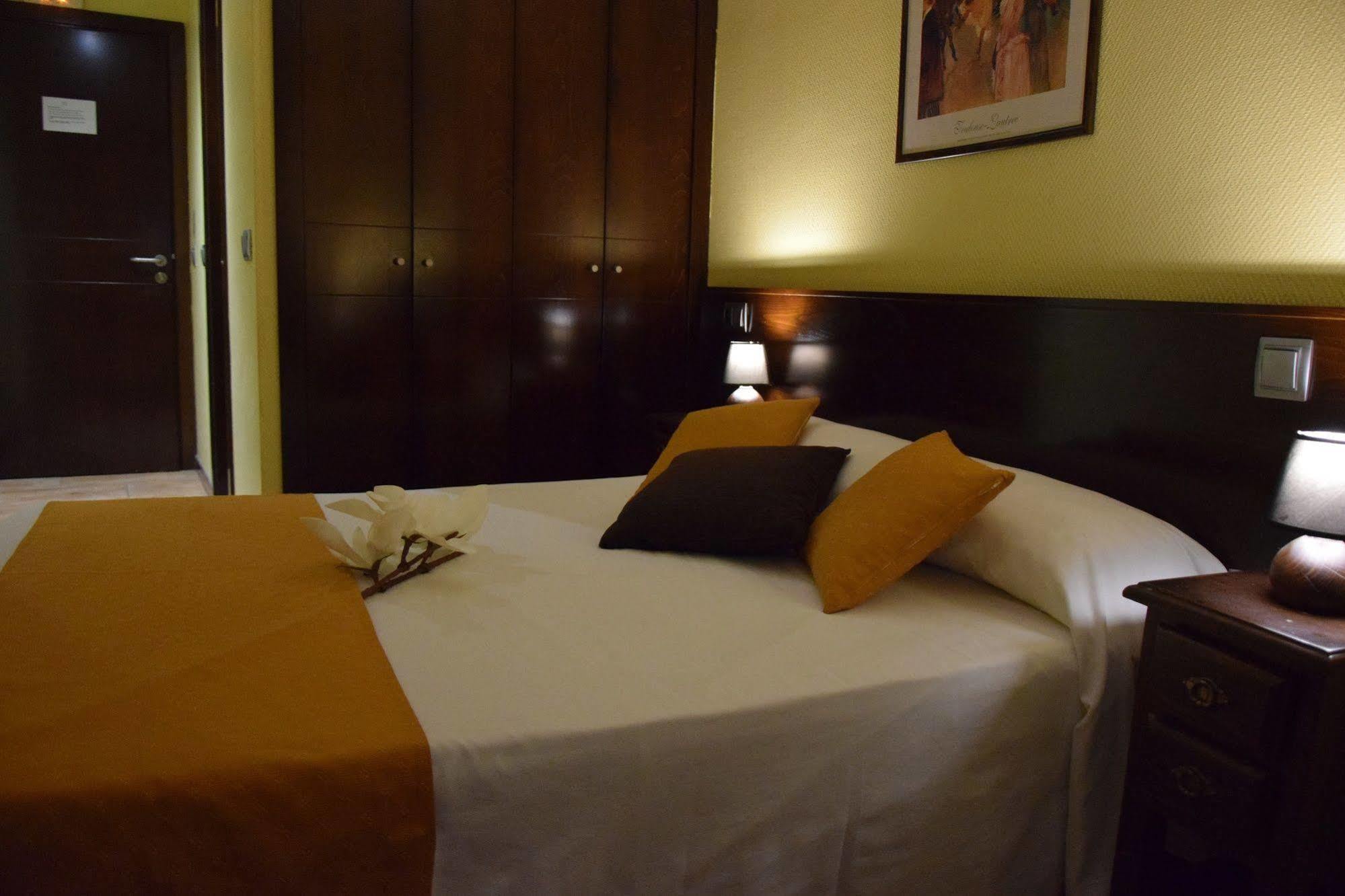 Hotel Complutense Alcala de Henares Luaran gambar