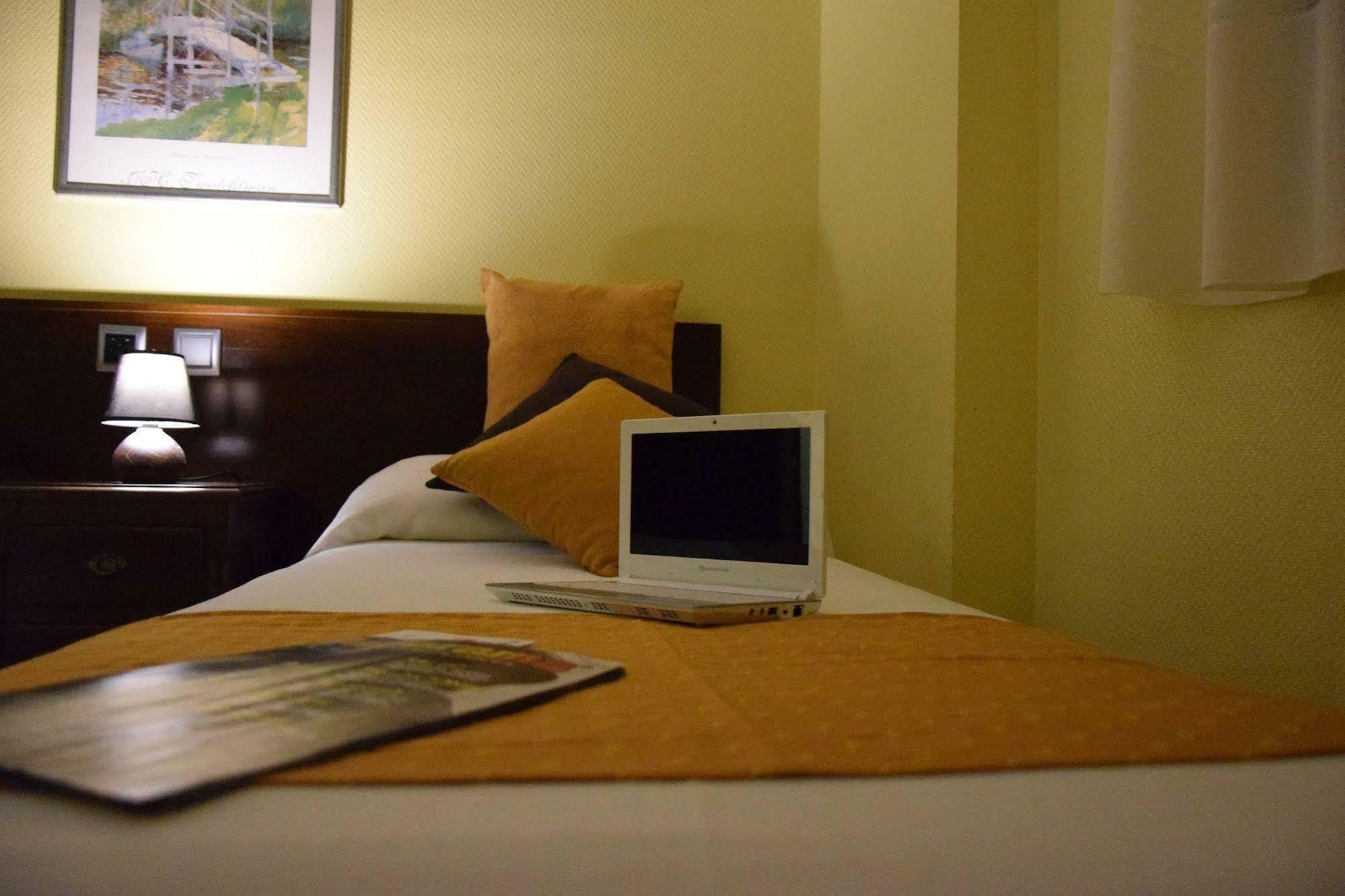 Hotel Complutense Alcala de Henares Luaran gambar